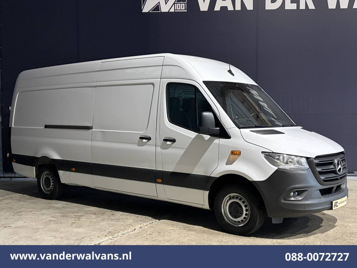 Mercedes-Benz Sprinter Mercedes-Benz Sprinter 317 CDI 170pk L3H2 Euro6 Airco | 360 Graden Camera | Navigatie | Chauffeursstoel | Apple Carplay Cruisecontrol, Android Auto, Stoelverwarming, 270 Graden Achterdeuren, Parkeersensoren, Bijrijdersbank