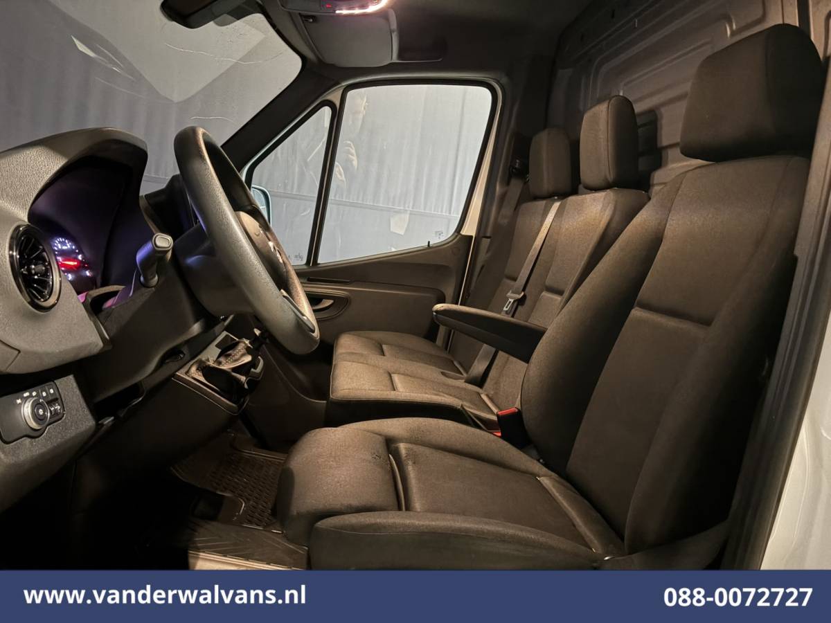 Mercedes-Benz Sprinter Mercedes-Benz Sprinter 317 CDI 170pk L3H2 Euro6 Airco | 360 Graden Camera | Navigatie | Chauffeursstoel | Apple Carplay Cruisecontrol, Android Auto, Stoelverwarming, 270 Graden Achterdeuren, Parkeersensoren, Bijrijdersbank