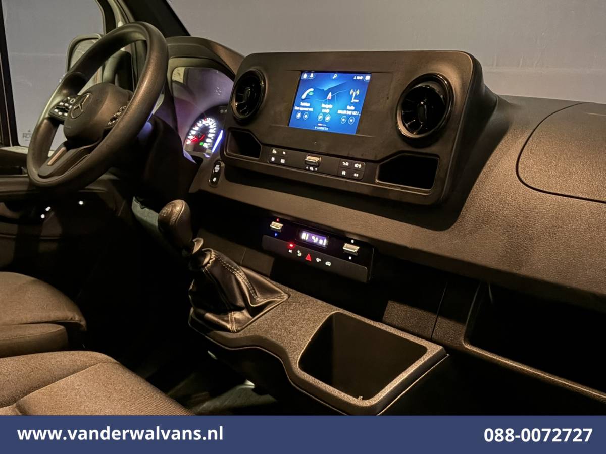 Mercedes-Benz Sprinter Mercedes-Benz Sprinter 317 CDI 170pk L3H2 Euro6 Airco | 360 Graden Camera | Navigatie | Chauffeursstoel | Apple Carplay Cruisecontrol, Android Auto, Stoelverwarming, 270 Graden Achterdeuren, Parkeersensoren, Bijrijdersbank
