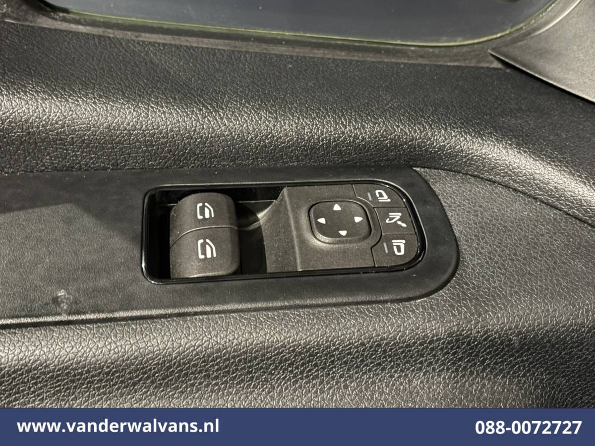 Mercedes-Benz Sprinter Mercedes-Benz Sprinter 317 CDI 170pk L3H2 Euro6 Airco | 360 Graden Camera | Navigatie | Chauffeursstoel | Apple Carplay Cruisecontrol, Android Auto, Stoelverwarming, 270 Graden Achterdeuren, Parkeersensoren, Bijrijdersbank