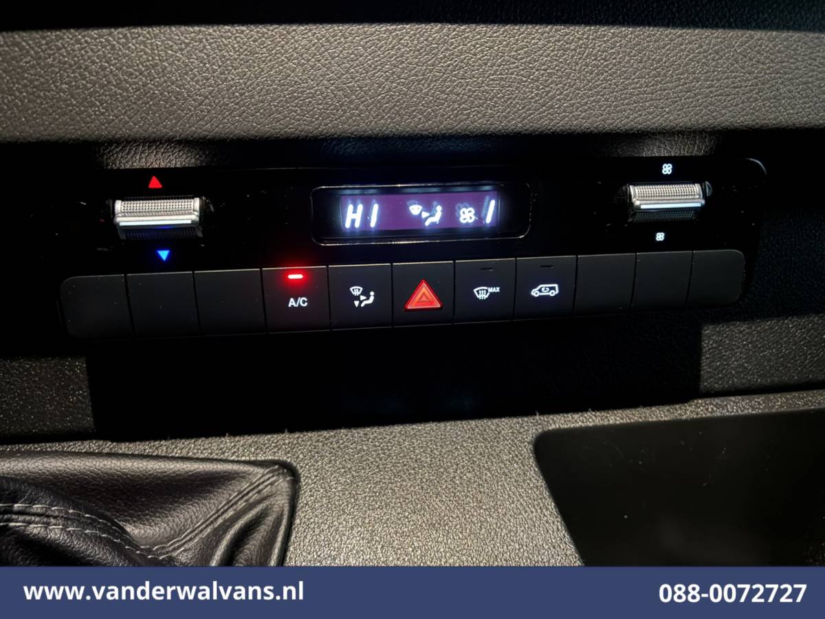 Mercedes-Benz Sprinter Mercedes-Benz Sprinter 317 CDI 170pk L3H2 Euro6 Airco | 360 Graden Camera | Navigatie | Chauffeursstoel | Apple Carplay Cruisecontrol, Android Auto, Stoelverwarming, 270 Graden Achterdeuren, Parkeersensoren, Bijrijdersbank