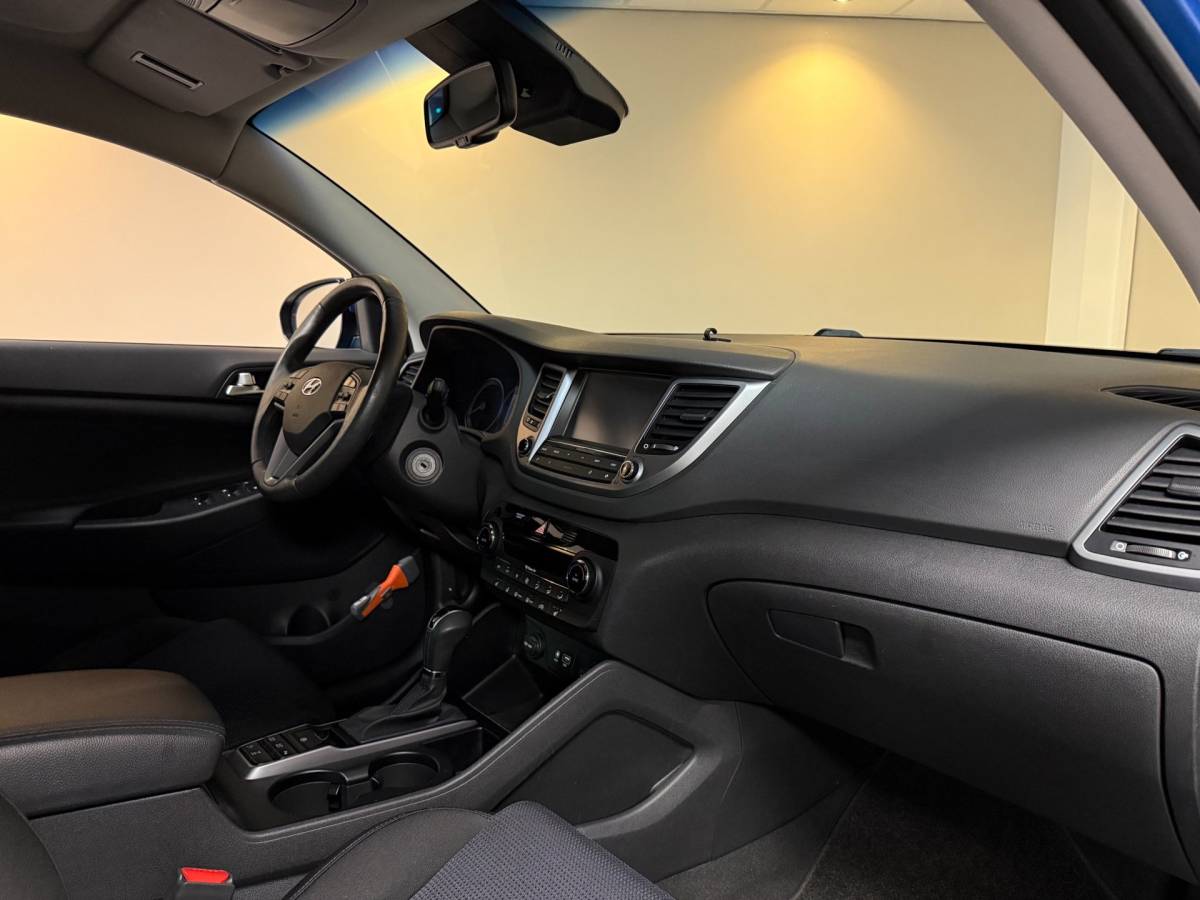 Hyundai Tucson Hyundai Tucson 1.6 T-GDi Comfort 4WD *Automaat* Dealer OH|Trekhaak|Stoel/Stuurverw.V+A|Cruise|Navi|Camera|Lane-Assist|PDC|BT