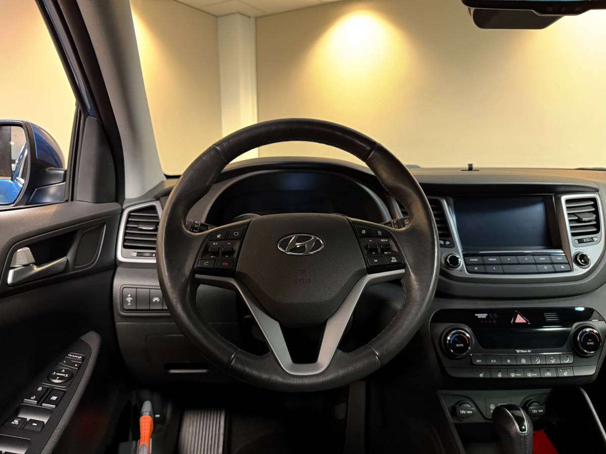 Hyundai Tucson Hyundai Tucson 1.6 T-GDi Comfort 4WD *Automaat* Dealer OH|Trekhaak|Stoel/Stuurverw.V+A|Cruise|Navi|Camera|Lane-Assist|PDC|BT