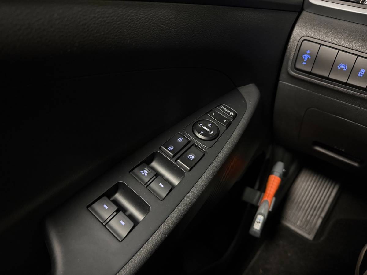 Hyundai Tucson Hyundai Tucson 1.6 T-GDi Comfort 4WD *Automaat* Dealer OH|Trekhaak|Stoel/Stuurverw.V+A|Cruise|Navi|Camera|Lane-Assist|PDC|BT