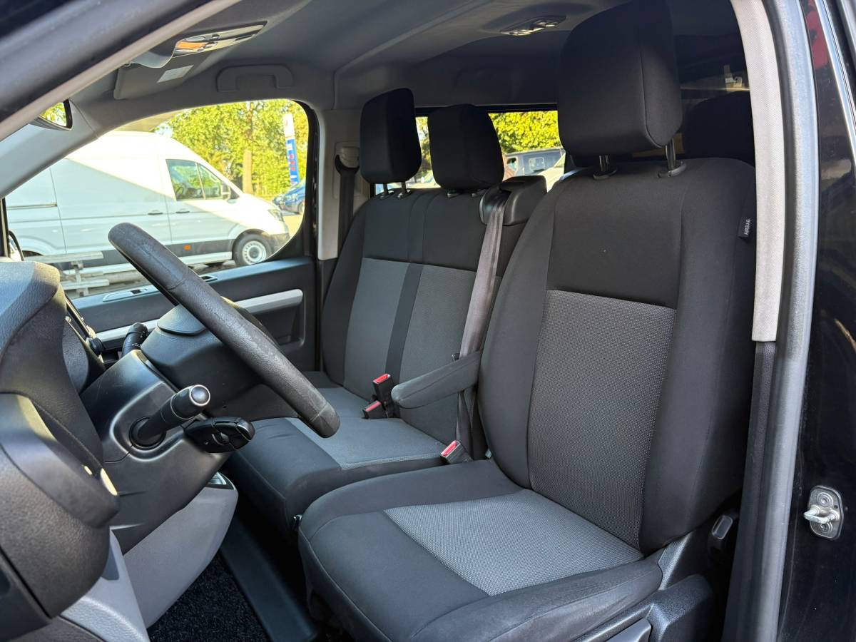 Toyota ProAce Toyota PROACE Worker 2.0 D-4D|DUBBELCABINE|NAP|clima|cruise|trekhaak 2500KG|lichtmetalen velgen|Keyless|voorruitverwarming|EURO6