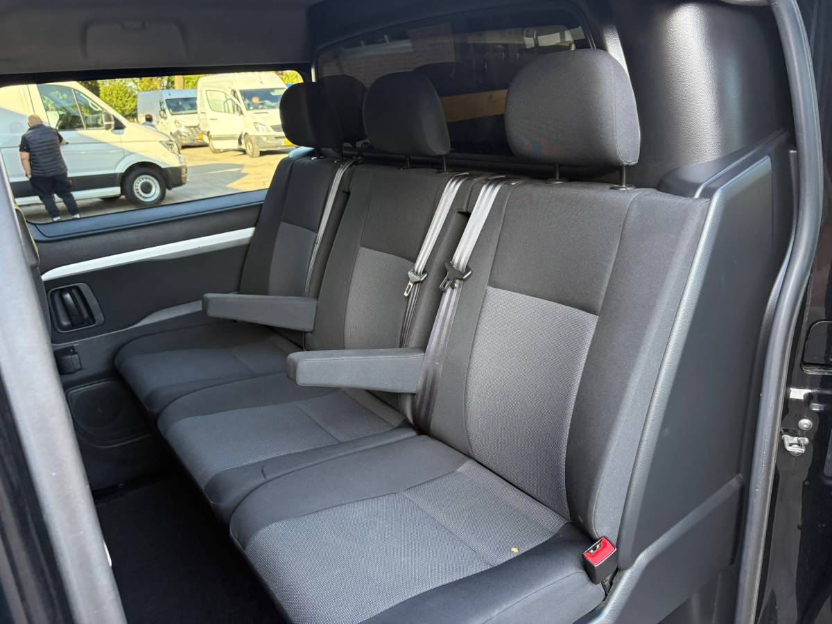 Toyota ProAce Toyota PROACE Worker 2.0 D-4D|DUBBELCABINE|NAP|clima|cruise|trekhaak 2500KG|lichtmetalen velgen|Keyless|voorruitverwarming|EURO6