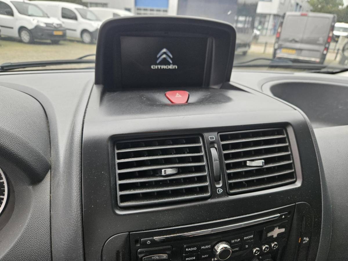 Citroën Jumpy Citroen Jumpy 2.0 HDI L2H1 DC Clima Navi 163 PK Marge 2 x schuifdeuren