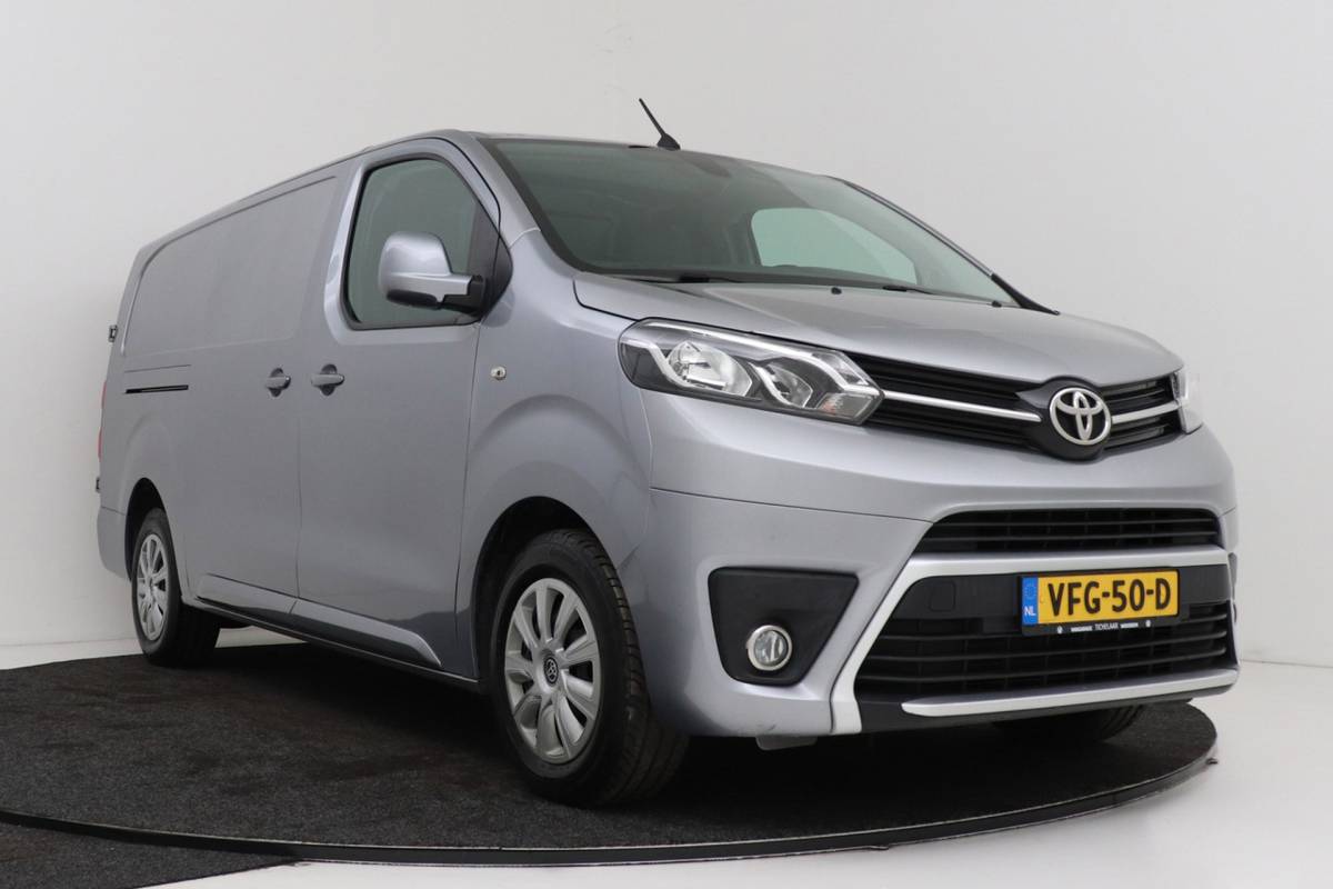 Toyota ProAce Toyota PROACE Worker 2.0 D-4D Professional Long | Trekhaak | L3 | Betimmering | Climate Control | Camera | AUTOMAAT |