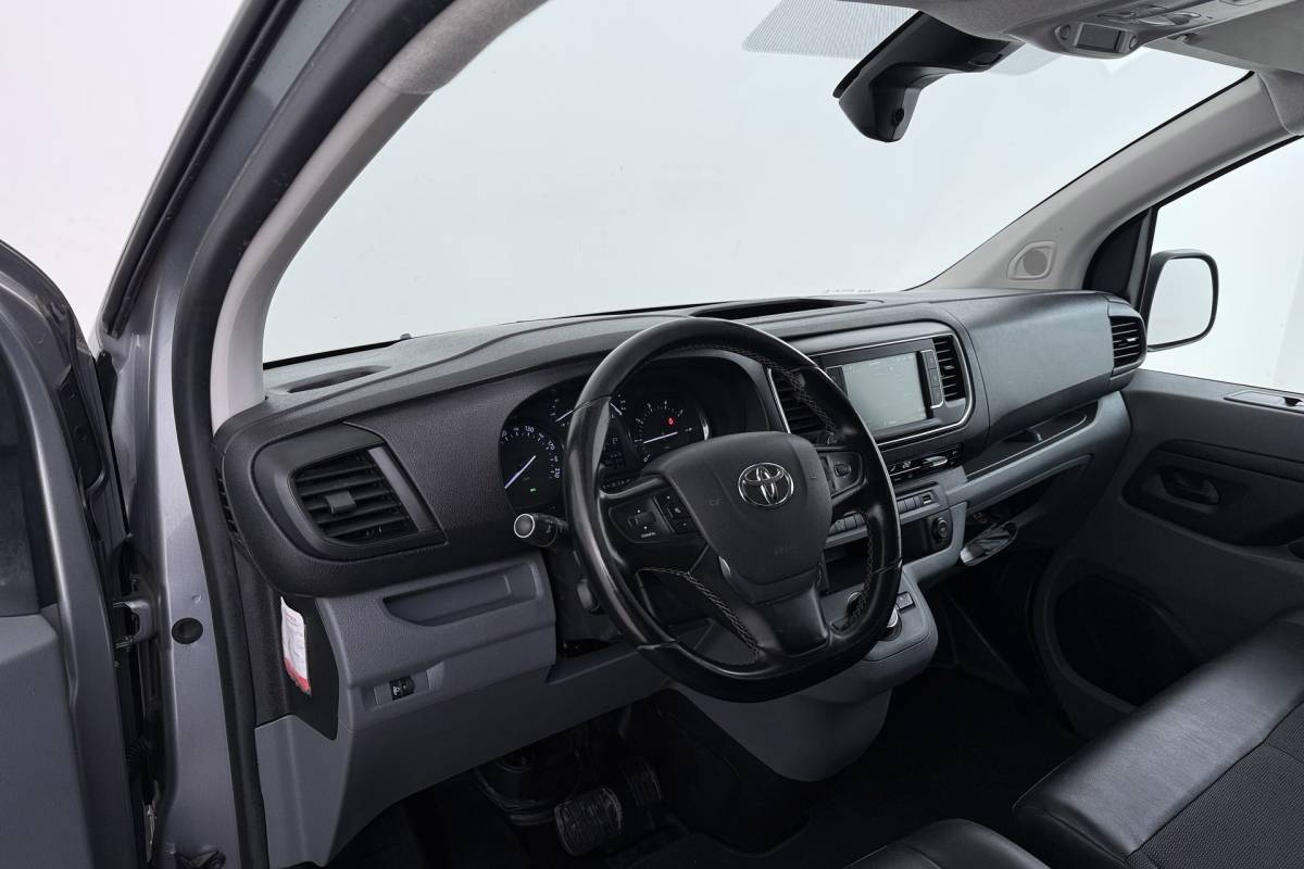 Toyota ProAce Toyota PROACE Worker 2.0 D-4D Professional Long | Trekhaak | L3 | Betimmering | Climate Control | Camera | AUTOMAAT |