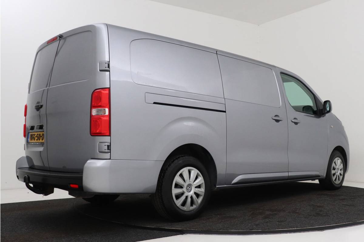 Toyota ProAce Toyota PROACE Worker 2.0 D-4D Professional Long | Trekhaak | L3 | Betimmering | Climate Control | Camera | AUTOMAAT |