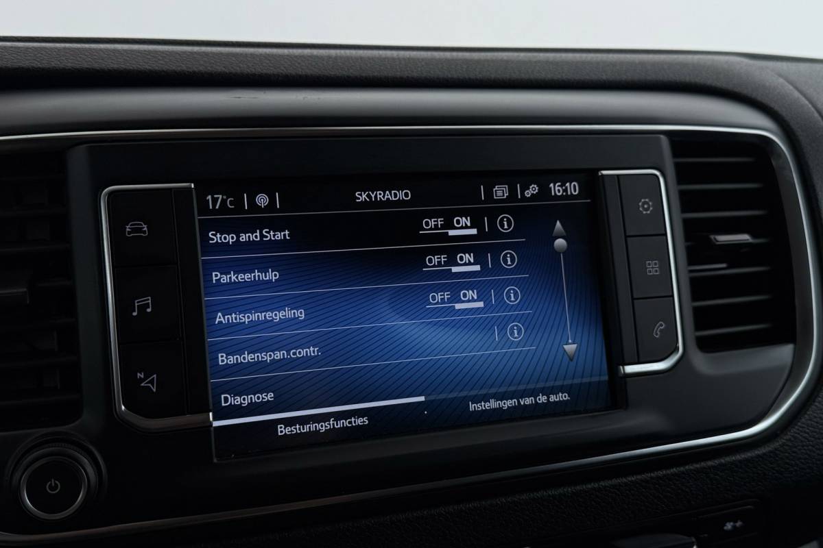 Toyota ProAce Toyota PROACE Worker 2.0 D-4D Professional Long | Trekhaak | L3 | Betimmering | Climate Control | Camera | AUTOMAAT |
