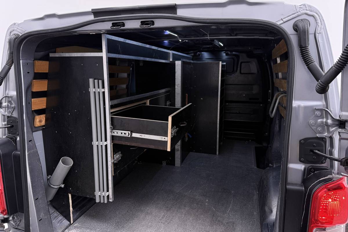 Toyota ProAce Toyota PROACE Worker 2.0 D-4D Professional Long | Trekhaak | L3 | Betimmering | Climate Control | Camera | AUTOMAAT |