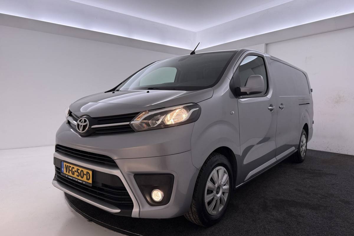 Toyota ProAce Toyota PROACE Worker 2.0 D-4D Professional Long | Trekhaak | L3 | Betimmering | Climate Control | Camera | AUTOMAAT |