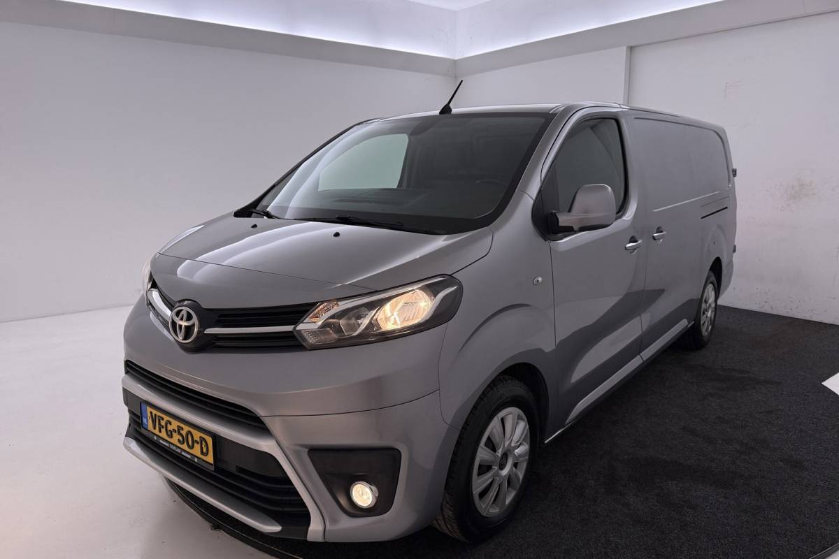 Toyota ProAce Toyota PROACE Worker 2.0 D-4D Professional Long | Trekhaak | L3 | Betimmering | Climate Control | Camera | AUTOMAAT |