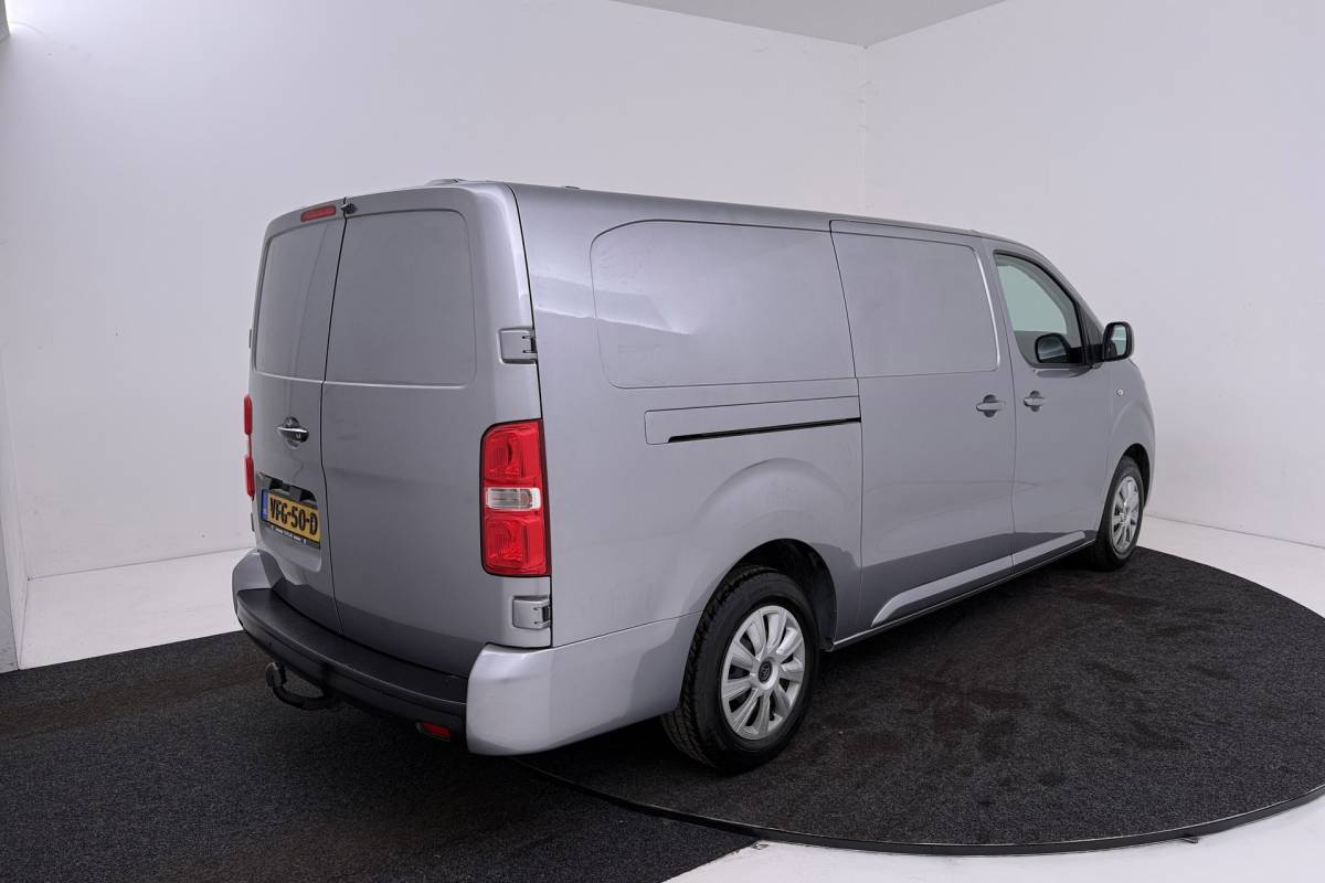 Toyota ProAce Toyota PROACE Worker 2.0 D-4D Professional Long | Trekhaak | L3 | Betimmering | Climate Control | Camera | AUTOMAAT |