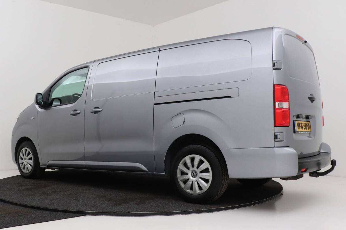 Toyota ProAce Toyota PROACE Worker 2.0 D-4D Professional Long | Trekhaak | L3 | Betimmering | Climate Control | Camera | AUTOMAAT |