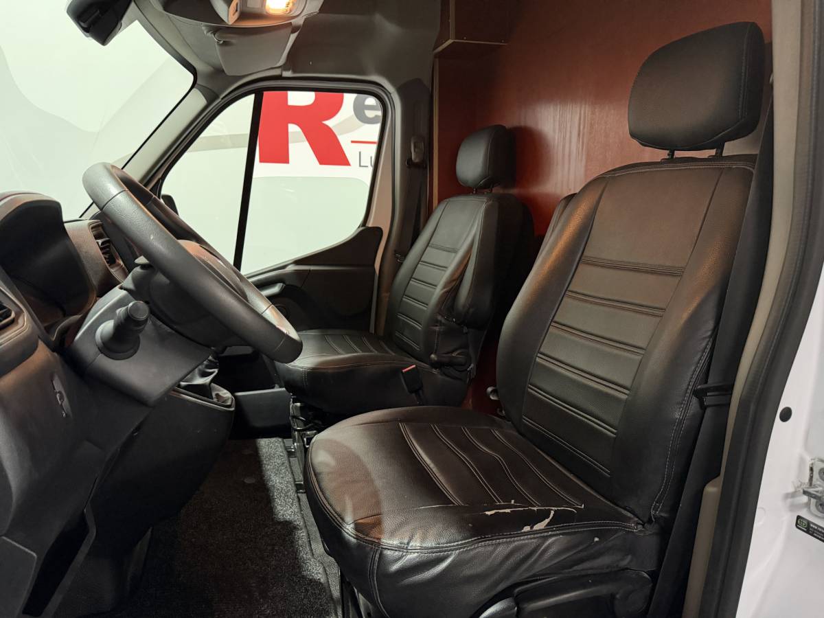 Renault Master Renault Master T35 2.3 dCi 135 L3H2 Comfort – Airco / Navi / Trekhaak / Bluetooth