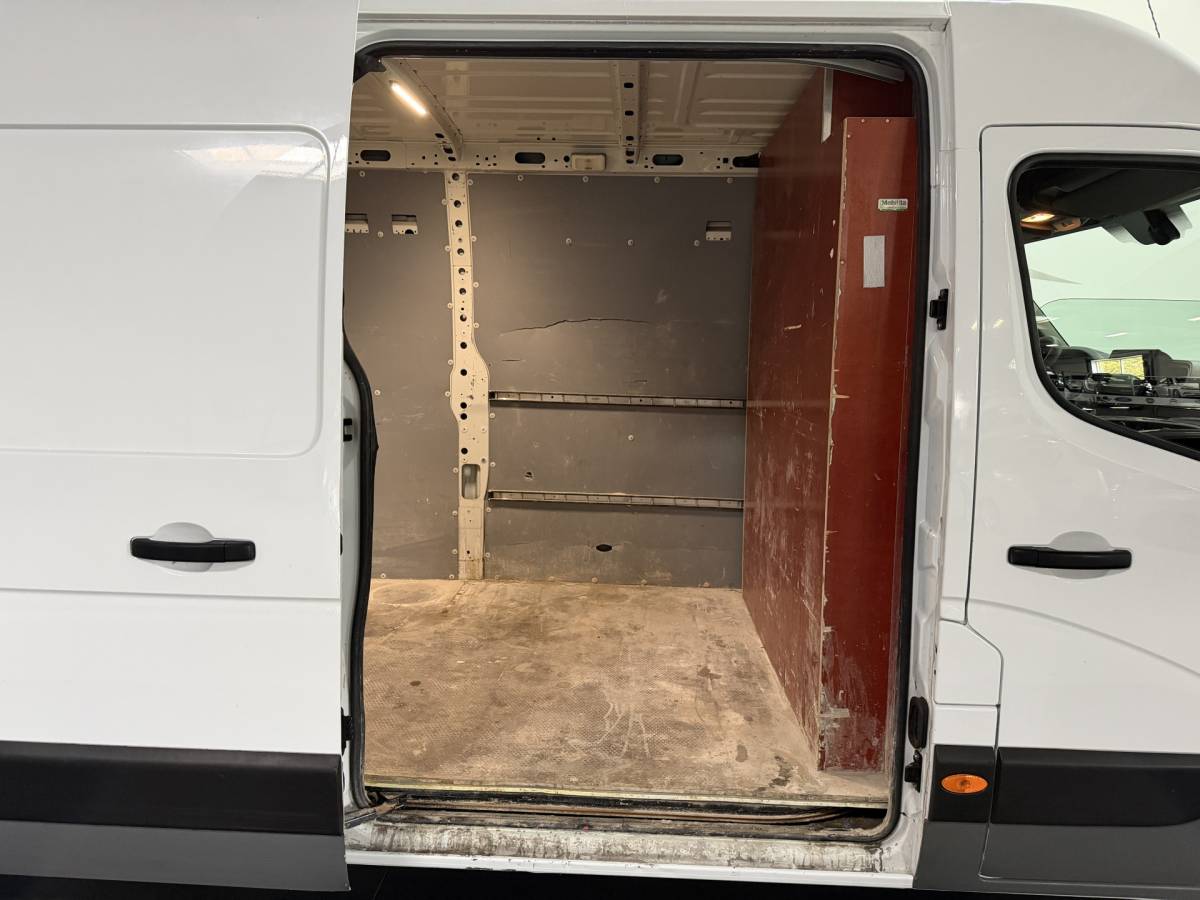 Renault Master Renault Master T35 2.3 dCi 135 L3H2 Comfort – Airco / Navi / Trekhaak / Bluetooth