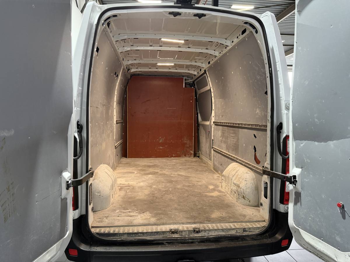 Renault Master Renault Master T35 2.3 dCi 135 L3H2 Comfort – Airco / Navi / Trekhaak / Bluetooth