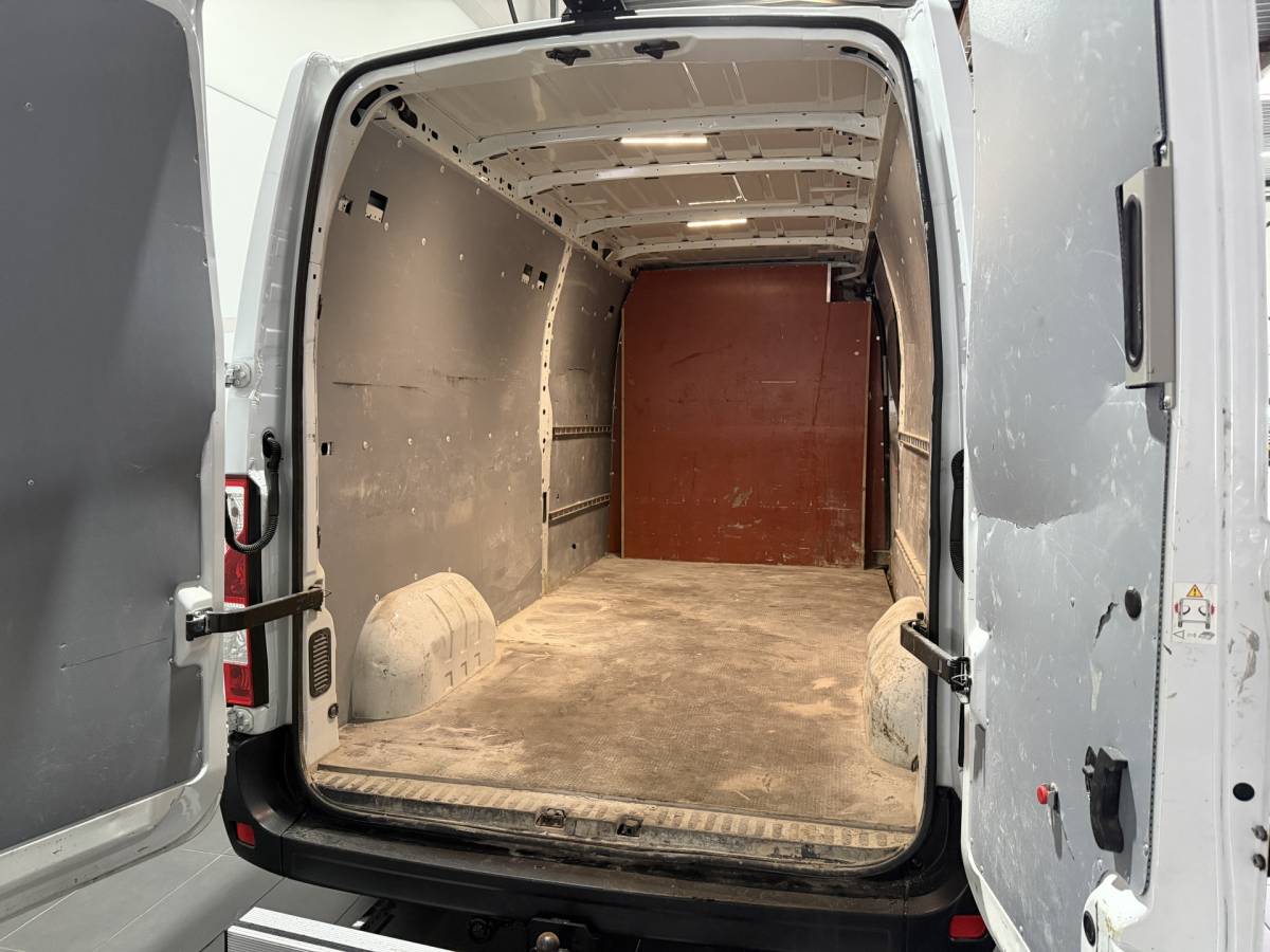 Renault Master Renault Master T35 2.3 dCi 135 L3H2 Comfort – Airco / Navi / Trekhaak / Bluetooth