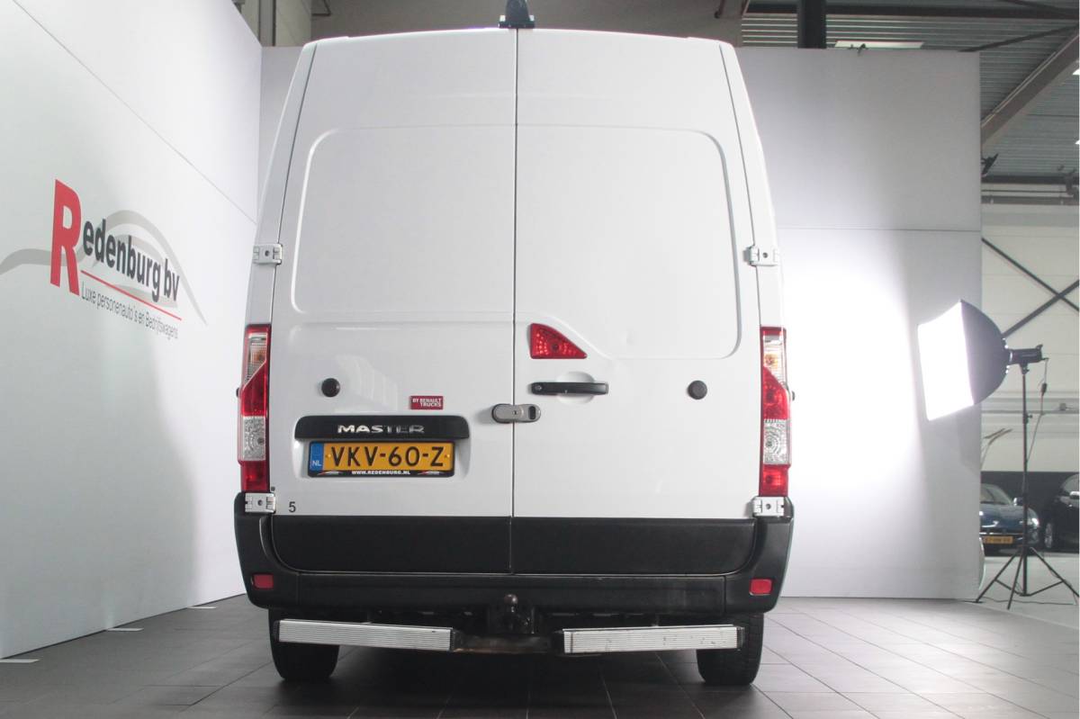 Renault Master Renault Master T35 2.3 dCi 135 L3H2 Comfort – Airco / Navi / Trekhaak / Bluetooth