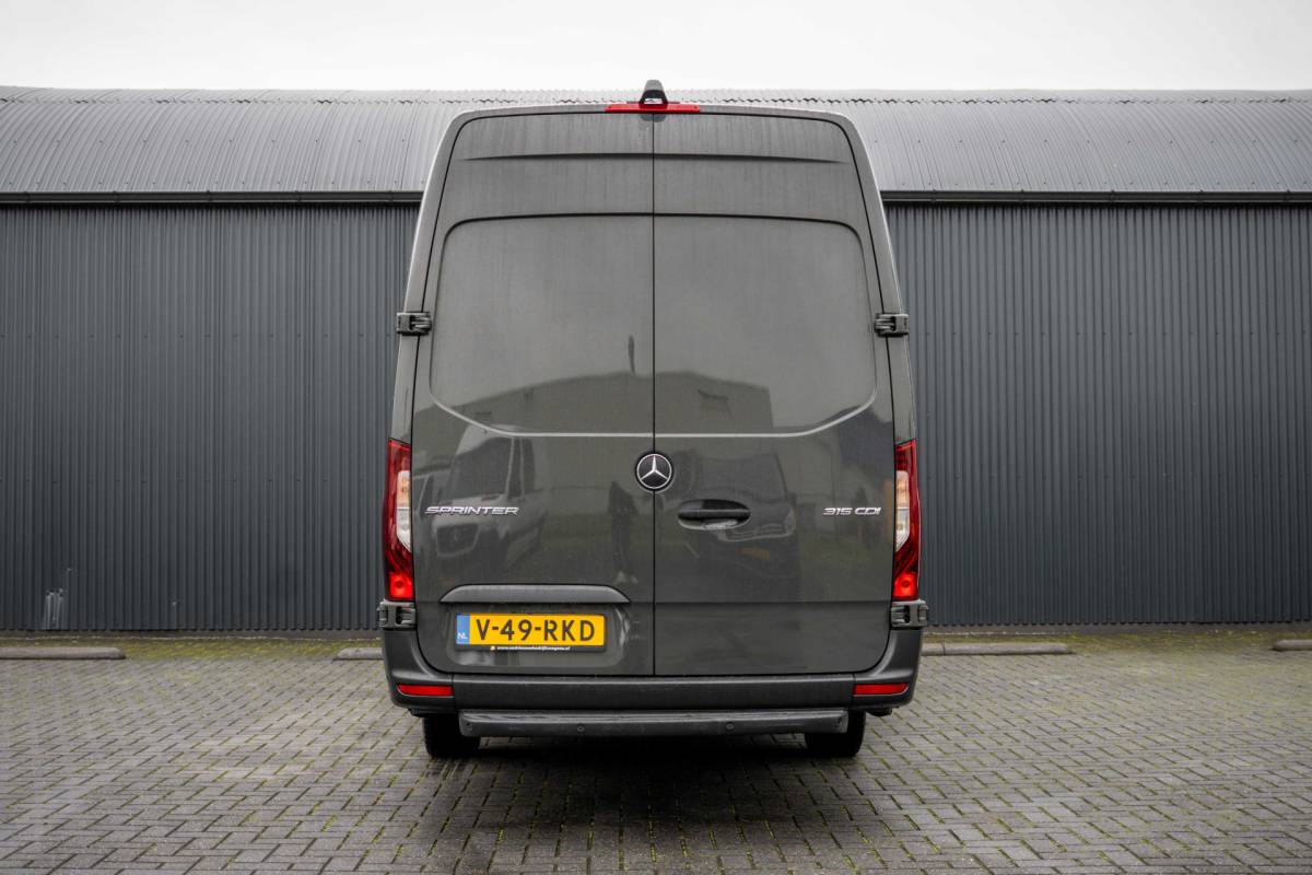 Mercedes-Benz Sprinter Mercedes-Benz Sprinter 315 CDI L4H2 | LED | 360° Camera | Cruise | PDC | Mbux | 3-Zits | Climatronic