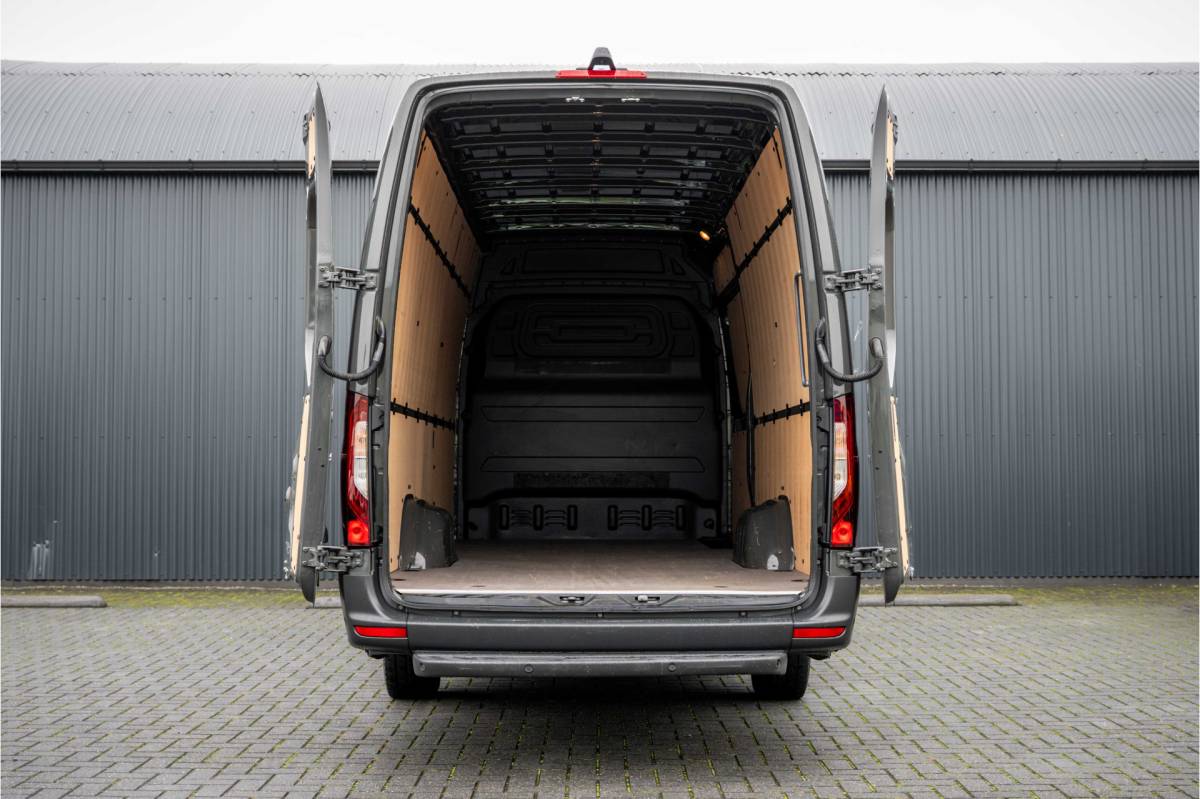 Mercedes-Benz Sprinter Mercedes-Benz Sprinter 315 CDI L4H2 | LED | 360° Camera | Cruise | PDC | Mbux | 3-Zits | Climatronic