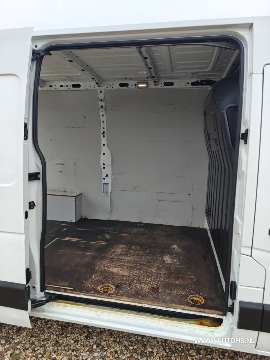 Renault Master Renault Master T35 2.3 dCi 135 L2H2 Work Edition ,Apk okt. 2027, Airco , navi , camera , 1e Eig , Euro 6