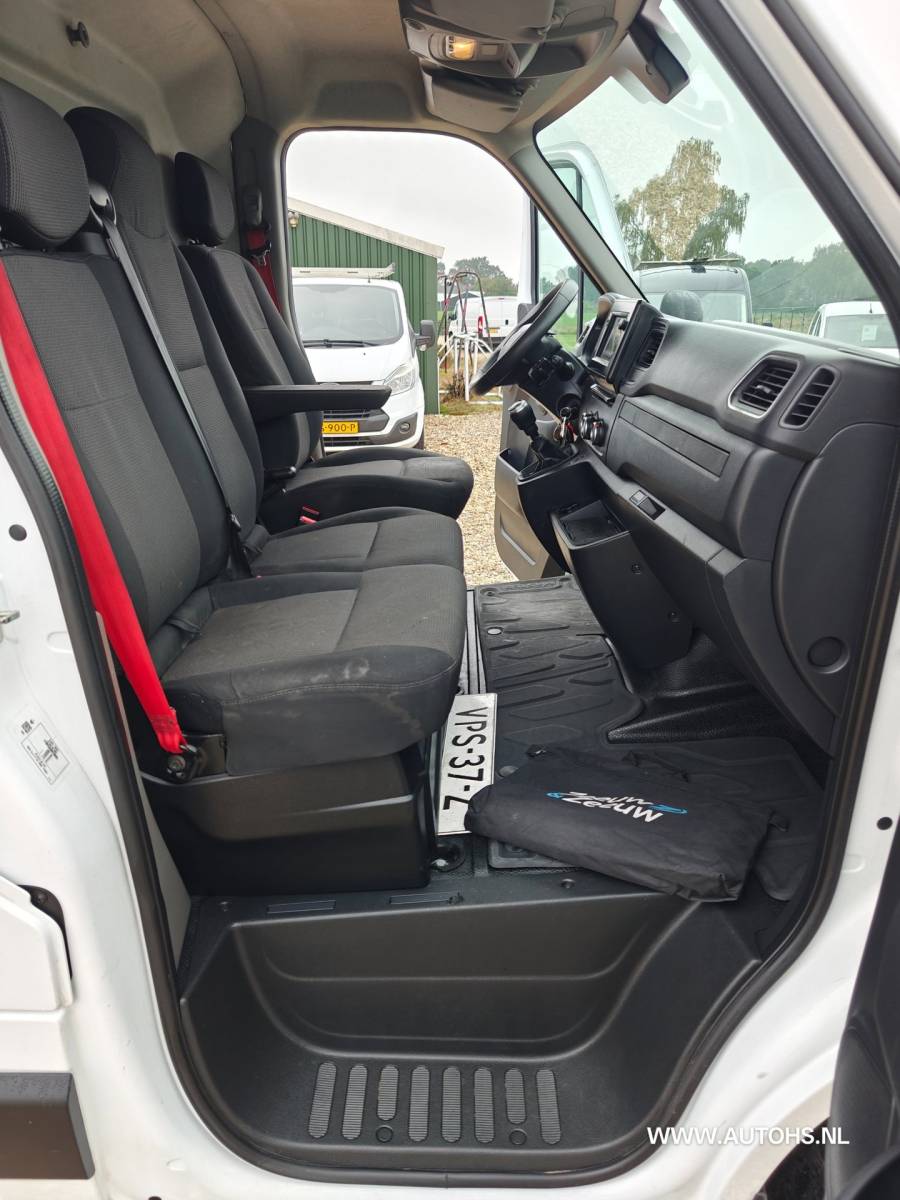 Renault Master Renault Master T35 2.3 dCi 135 L2H2 Work Edition ,Apk okt. 2027, Airco , navi , camera , 1e Eig , Euro 6