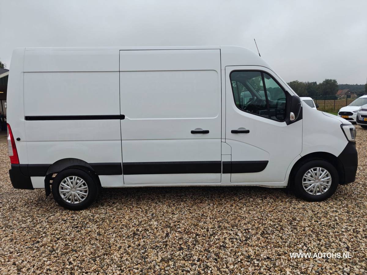 Renault Master Renault Master T35 2.3 dCi 135 L2H2 Work Edition ,Apk okt. 2027, Airco , navi , camera , 1e Eig , Euro 6