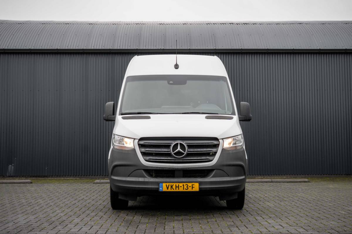 Mercedes-Benz Sprinter Mercedes-Benz Sprinter 315 CDI L3H2 | Automaat | DC 5-Zits | Camera | Cruise | Mbux | Climatronic