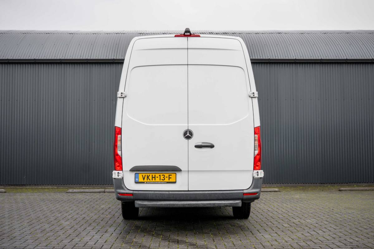 Mercedes-Benz Sprinter Mercedes-Benz Sprinter 315 CDI L3H2 | Automaat | DC 5-Zits | Camera | Cruise | Mbux | Climatronic