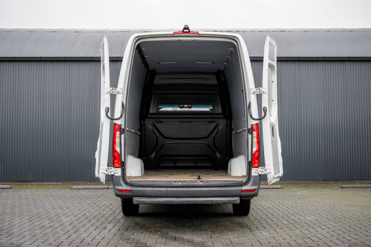Mercedes-Benz Sprinter Mercedes-Benz Sprinter 315 CDI L3H2 | Automaat | DC 5-Zits | Camera | Cruise | Mbux | Climatronic