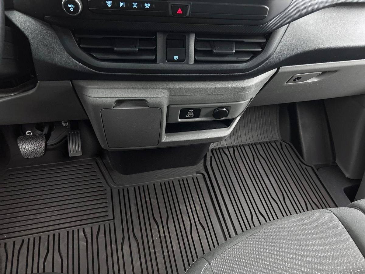 Ford Transit Custom Ford Transit Custom 300 2.0 TDCI L2H1 Trend Automaat Airco Navigatie Cruise Navi Trekhaak