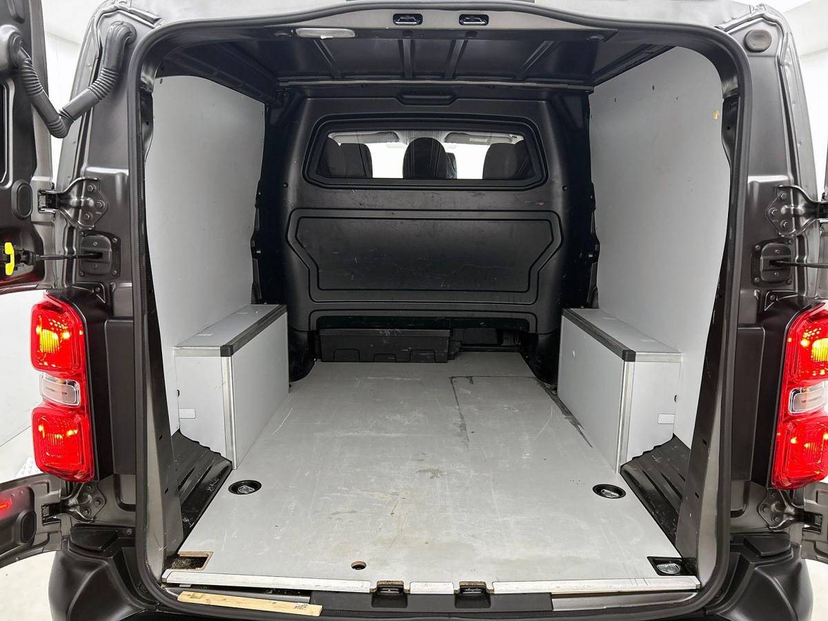 Opel Vivaro Opel Vivaro 2.0 CDTI L3H1 Dubbele Cabine Automaat Airco Navigatie Trekhaak Camera Cruise Control