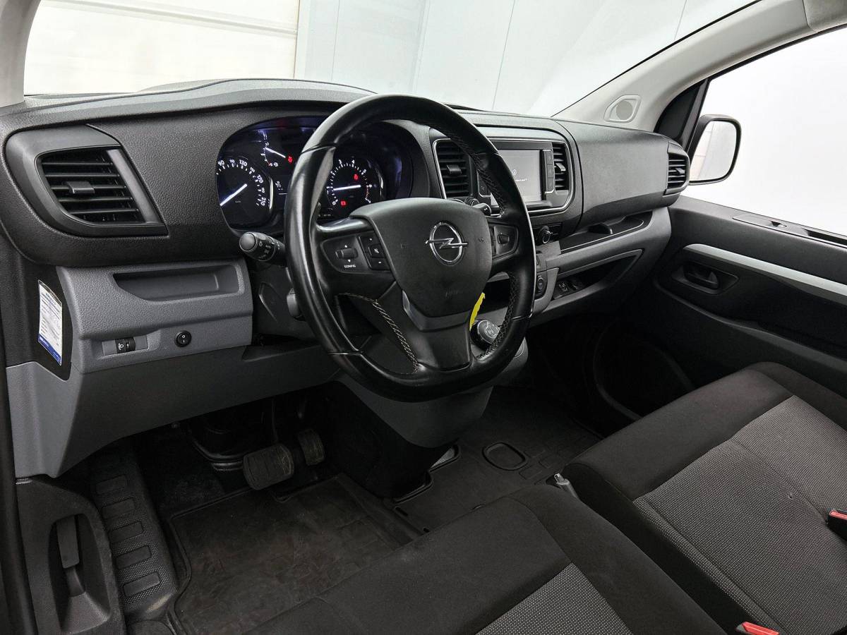 Opel Vivaro Opel Vivaro 2.0 CDTI L3H1 Dubbele Cabine Automaat Airco Navigatie Trekhaak Camera Cruise Control