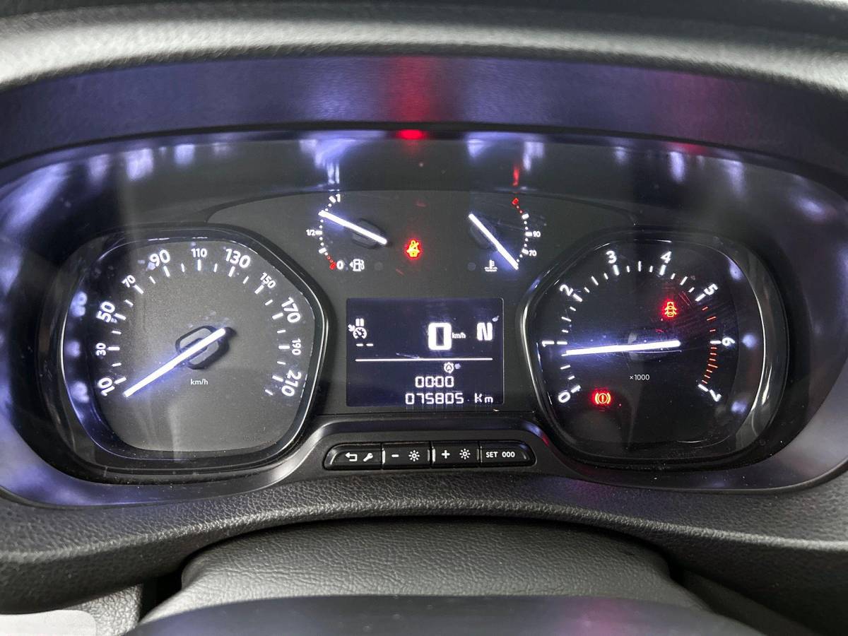 Opel Vivaro Opel Vivaro 2.0 CDTI L3H1 Dubbele Cabine Automaat Airco Navigatie Trekhaak Camera Cruise Control