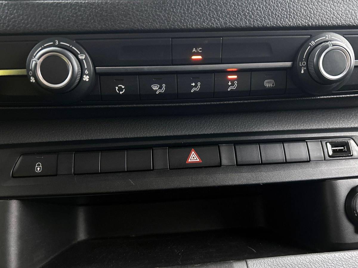 Opel Vivaro Opel Vivaro 2.0 CDTI L3H1 Dubbele Cabine Automaat Airco Navigatie Trekhaak Camera Cruise Control