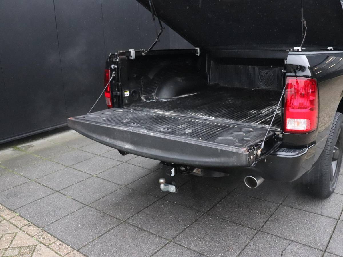 Dodge Ram 1500 Dodge Ram 1500 5.7 V8 4×4 Crew Cab Classic | LEDER | SCHUIFDAK | LPG | TREKHAAK | NAVIGATIE