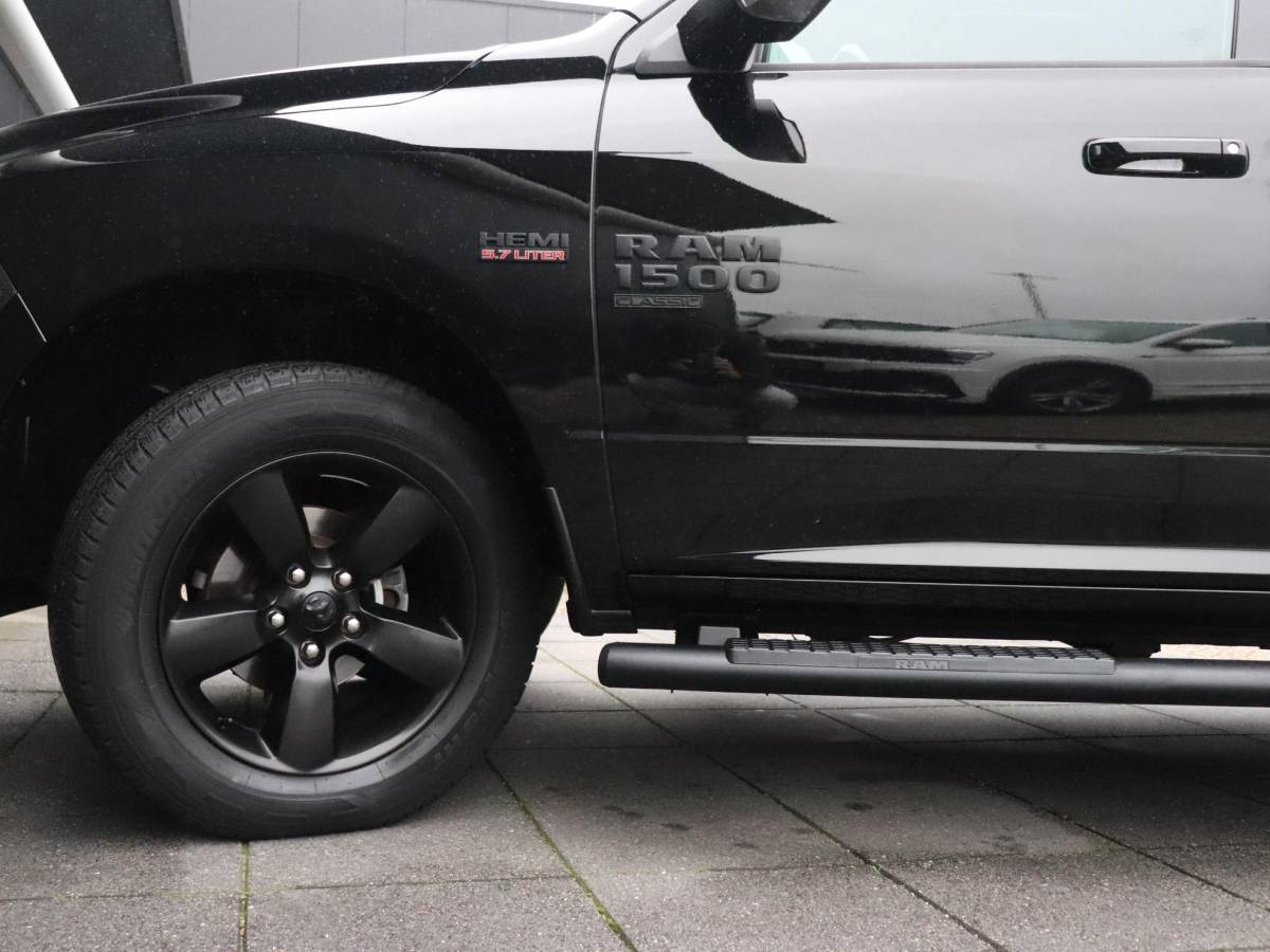 Dodge Ram 1500 Dodge Ram 1500 5.7 V8 4×4 Crew Cab Classic | LEDER | SCHUIFDAK | LPG | TREKHAAK | NAVIGATIE