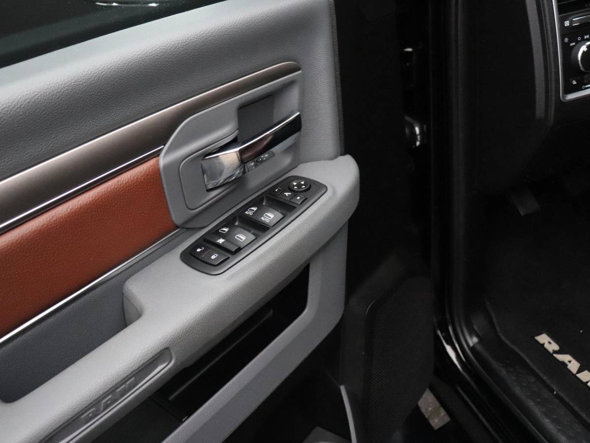 Dodge Ram 1500 Dodge Ram 1500 5.7 V8 4×4 Crew Cab Classic | LEDER | SCHUIFDAK | LPG | TREKHAAK | NAVIGATIE