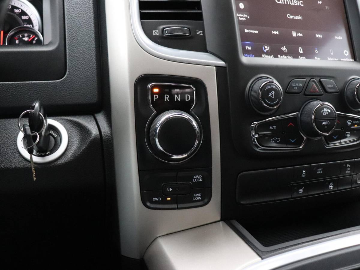 Dodge Ram 1500 Dodge Ram 1500 5.7 V8 4×4 Crew Cab Classic | LEDER | SCHUIFDAK | LPG | TREKHAAK | NAVIGATIE