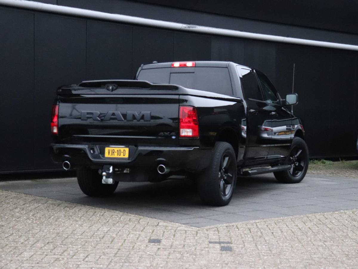 Dodge Ram 1500 Dodge Ram 1500 5.7 V8 4×4 Crew Cab Classic | LEDER | SCHUIFDAK | LPG | TREKHAAK | NAVIGATIE