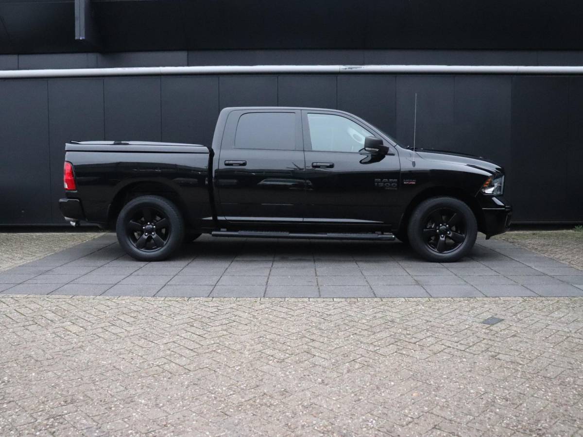 Dodge Ram 1500 Dodge Ram 1500 5.7 V8 4×4 Crew Cab Classic | LEDER | SCHUIFDAK | LPG | TREKHAAK | NAVIGATIE