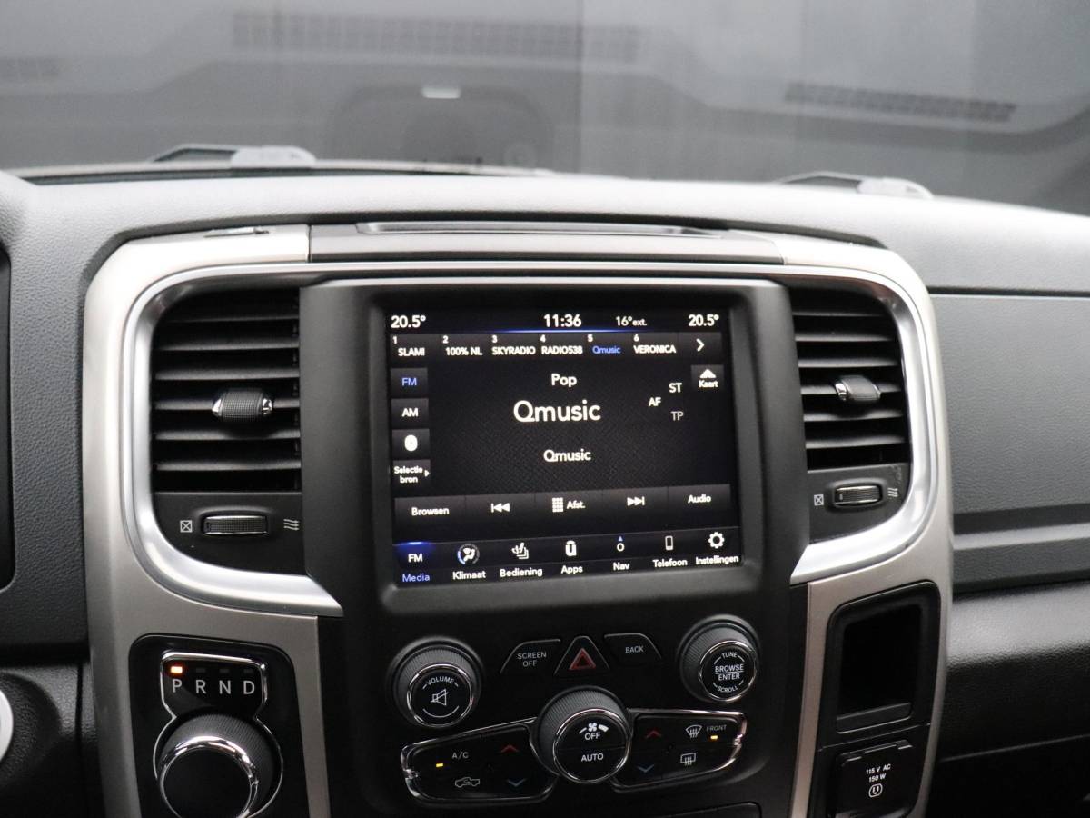 Dodge Ram 1500 Dodge Ram 1500 5.7 V8 4×4 Crew Cab Classic | LEDER | SCHUIFDAK | LPG | TREKHAAK | NAVIGATIE