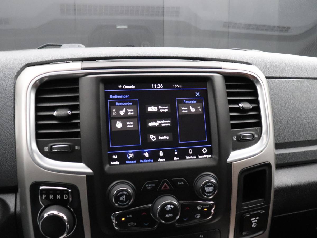 Dodge Ram 1500 Dodge Ram 1500 5.7 V8 4×4 Crew Cab Classic | LEDER | SCHUIFDAK | LPG | TREKHAAK | NAVIGATIE