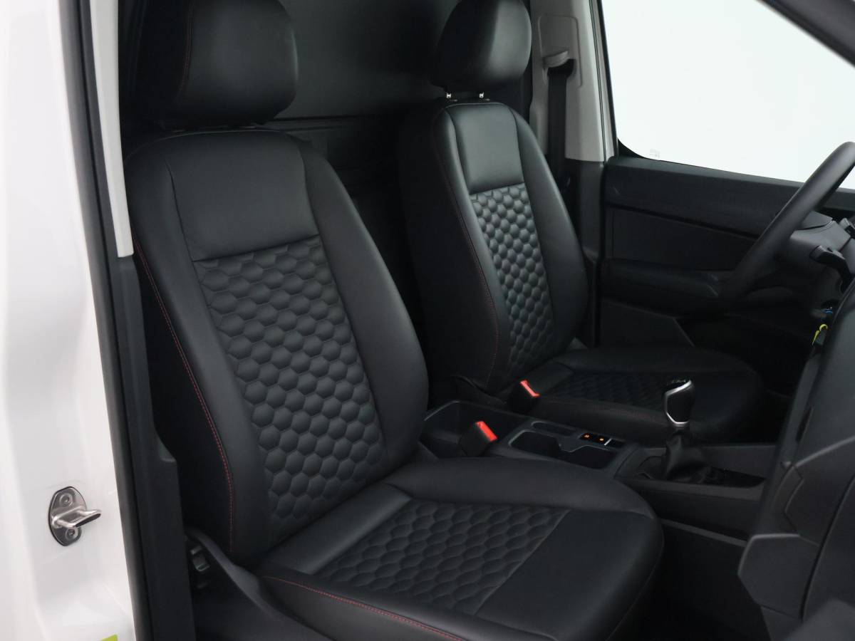 Volkswagen Caddy Volkswagen Caddy Cargo 1.5 TSI BENZINE + 19 INCH LMV | LEDER | MAXTON SPORTPAKKET | BPM VRIJ | CRUISE CONTROL