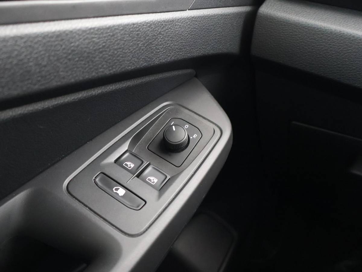 Volkswagen Caddy Volkswagen Caddy Cargo 1.5 TSI BENZINE + 19 INCH LMV | LEDER | MAXTON SPORTPAKKET | BPM VRIJ | CRUISE CONTROL