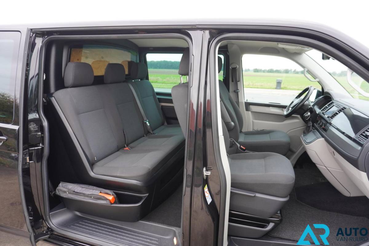 Volkswagen Transporter Volkswagen Transporter 2.0 TDI L2H1 DC * LED * MARGE * LUXE