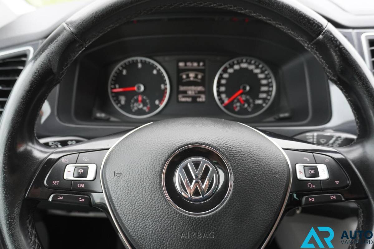 Volkswagen Transporter Volkswagen Transporter 2.0 TDI L2H1 DC * LED * MARGE * LUXE